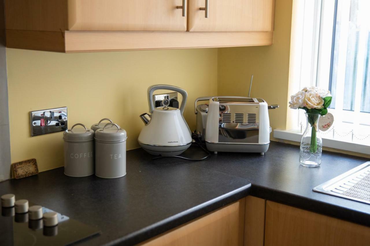 Ponderosea Cottage Free Gated Parking M1 & City Location, Wood Stove Lisburn Exterior foto